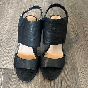 Tahari Heels